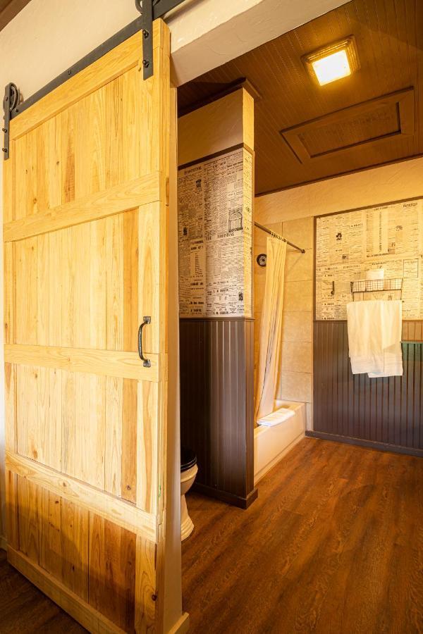 Miners Cabin #4 - King Bed - Private Balcony With Views Tombstone Exterior foto